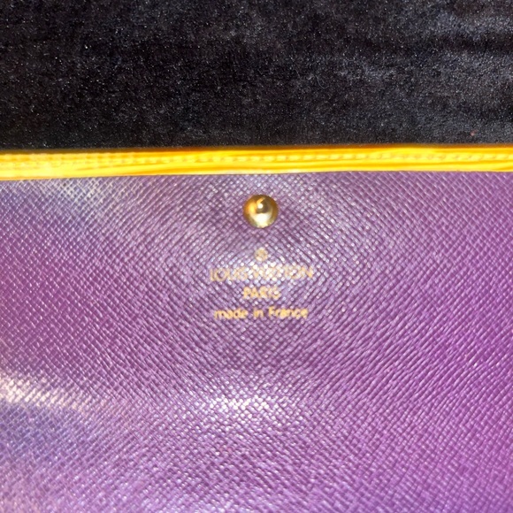 Louis Vuitton epi leather wallet - Picture 6 of 12